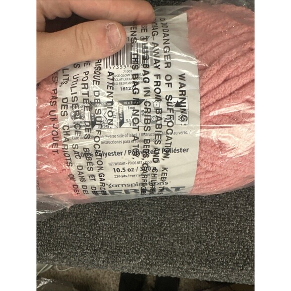 Bernat Baby Blanket Sparkle Yarn-Rose Glow Dye Lot 36 10.5oz 300g - Picture 5 of 6